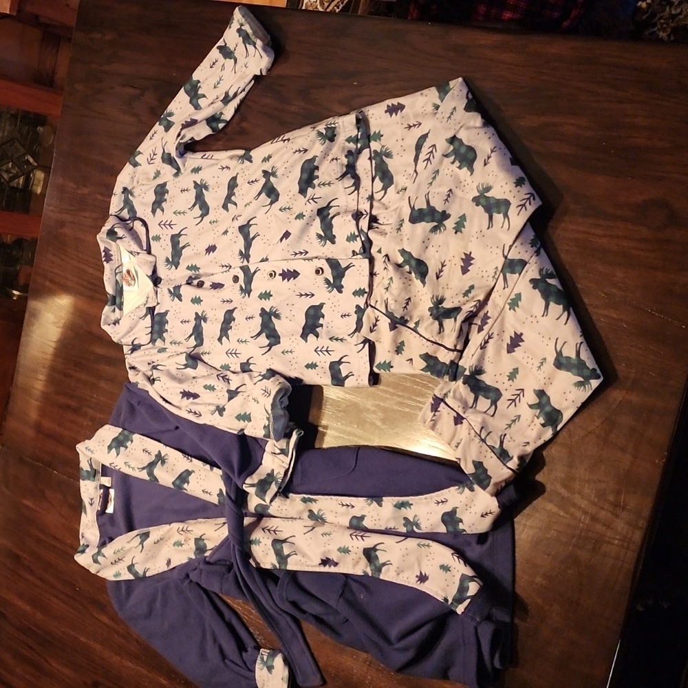 Bass Pro kids robe pajama set.